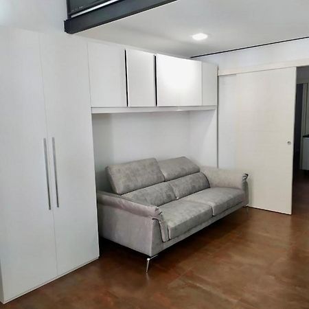 Maison 57 Brindisi Bagian luar foto